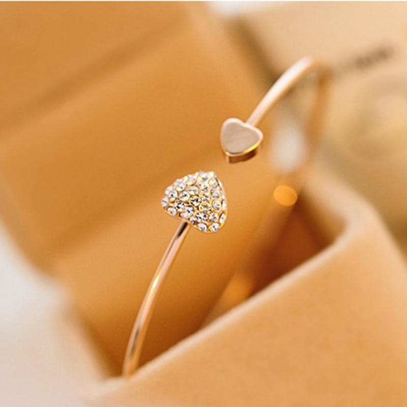 Women’s fashion bracelet