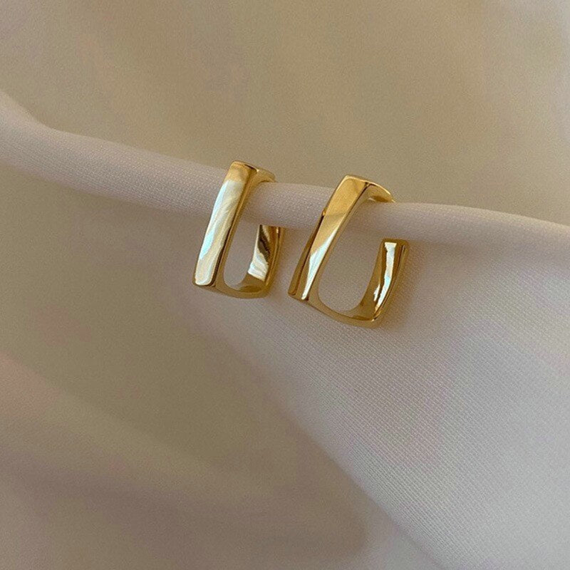 Korean Style Zircon Black Resin Rhombus Ear Studs for Women Elegant Geometric Earrings Jewelry Fashion Earrings Gifts