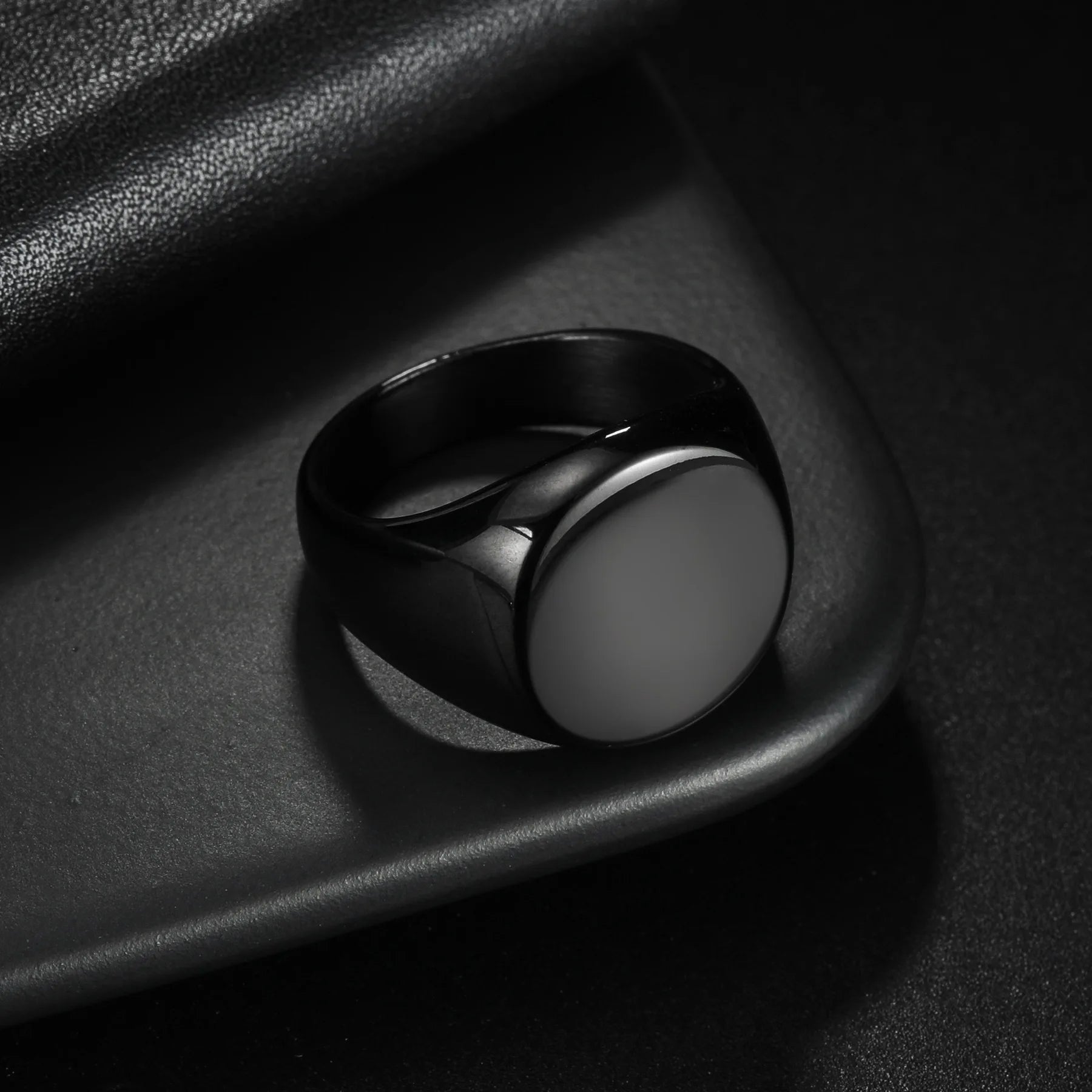 Men’s Stainless Steel Round Signet Ring - Jeglowstore