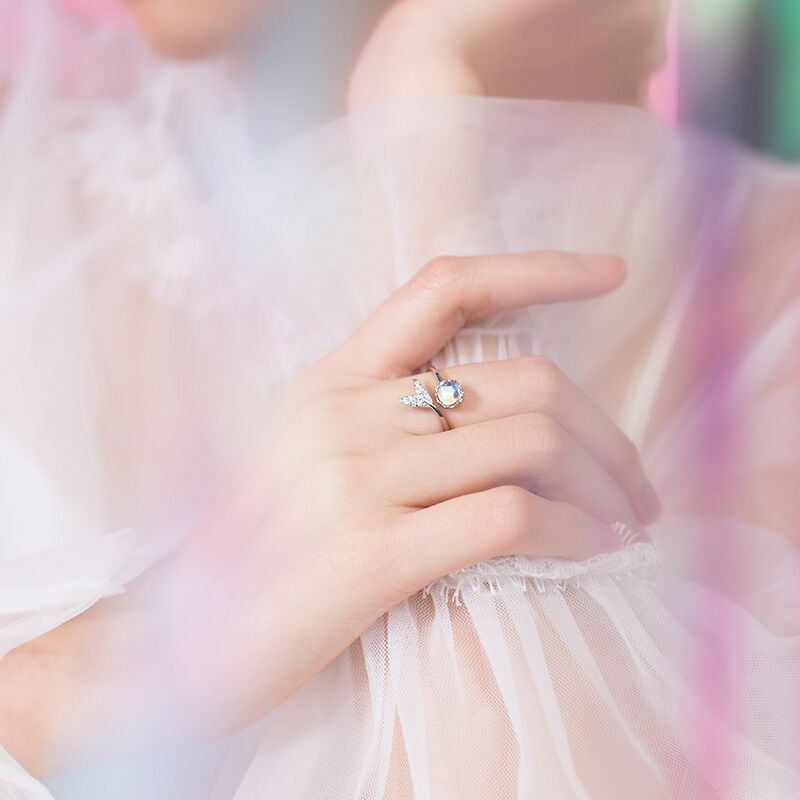 Ekopdee Trendy Silber Farbe Nette Ozean Fisch Meerjungfrau Schwanz Ringe Für Frauen Hochzeit Engagement Kristall Finger Ring Schmuck Party