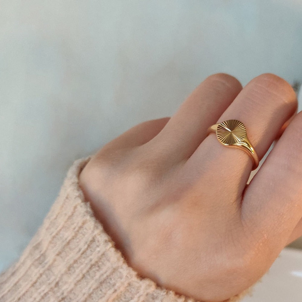 High Quality Wave Rings For Women Minimalist Dainty Rays Texture Circle Ring Stainless Steel Signet Chunky Dome Ring