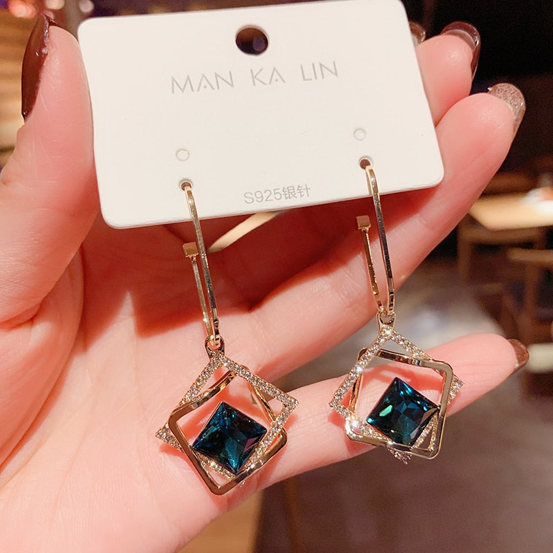 Fashion Shiny Green Rhinestone Pendant Earrings
