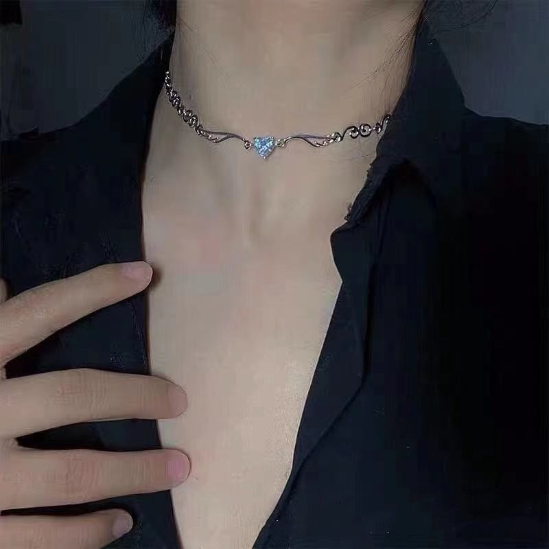 Silver Color Irregualr Love Heart Crystal Choker Necklace