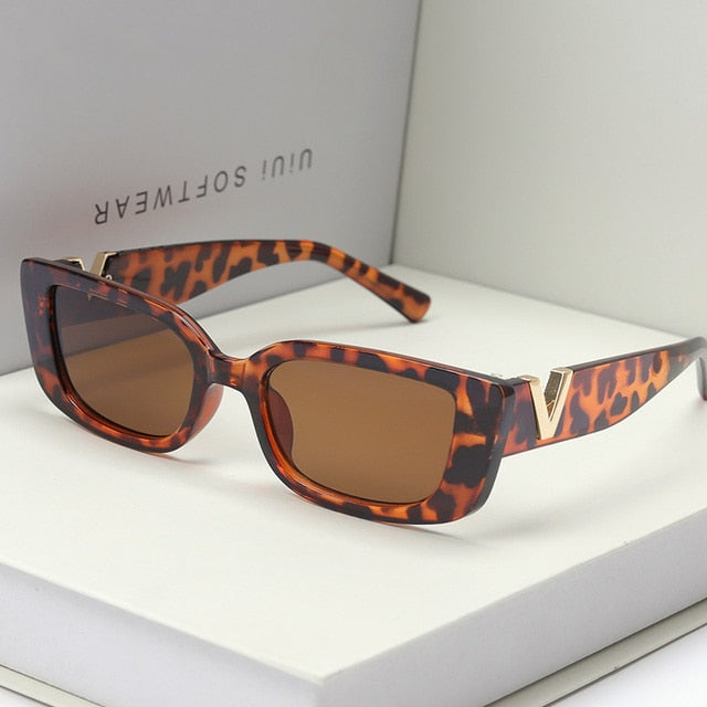 Retro Small Frame Cat Eye Sunglasses with Metal Hinges