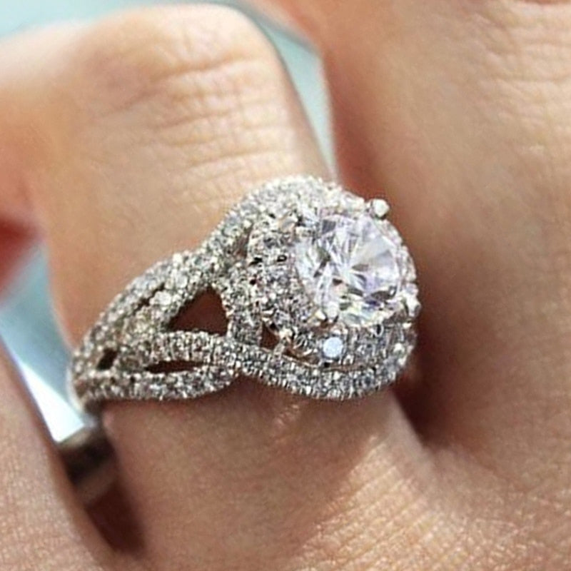 Huitan Trendy Brilliant Cubic Zirconia Ring