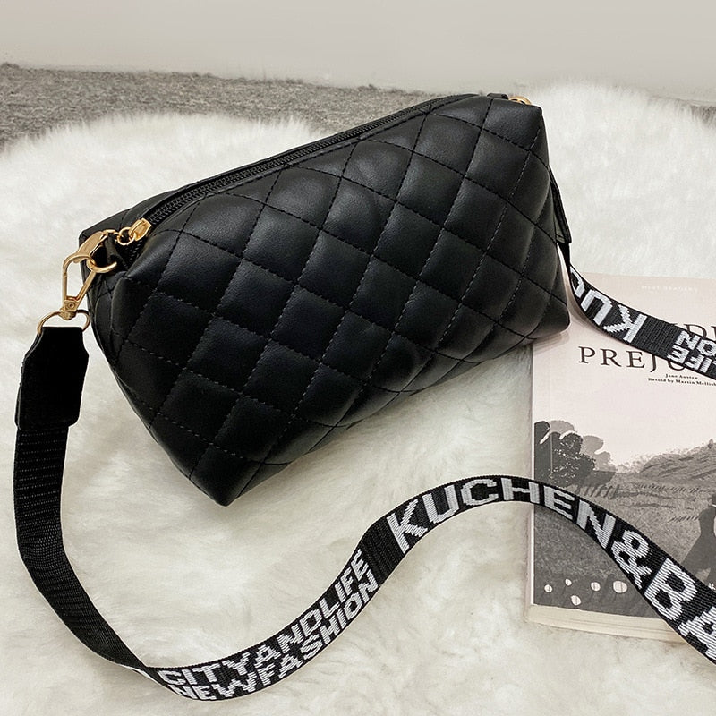 Leisure Embroidered Rhombic Chain Bag