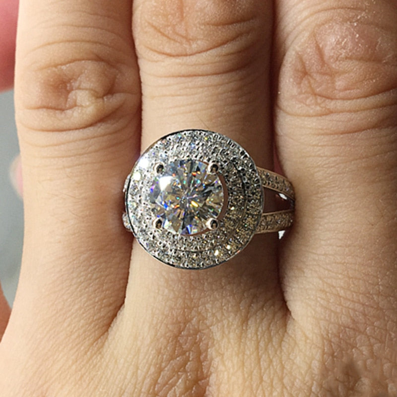 Huitan Trendy Brilliant Cubic Zirconia Ring