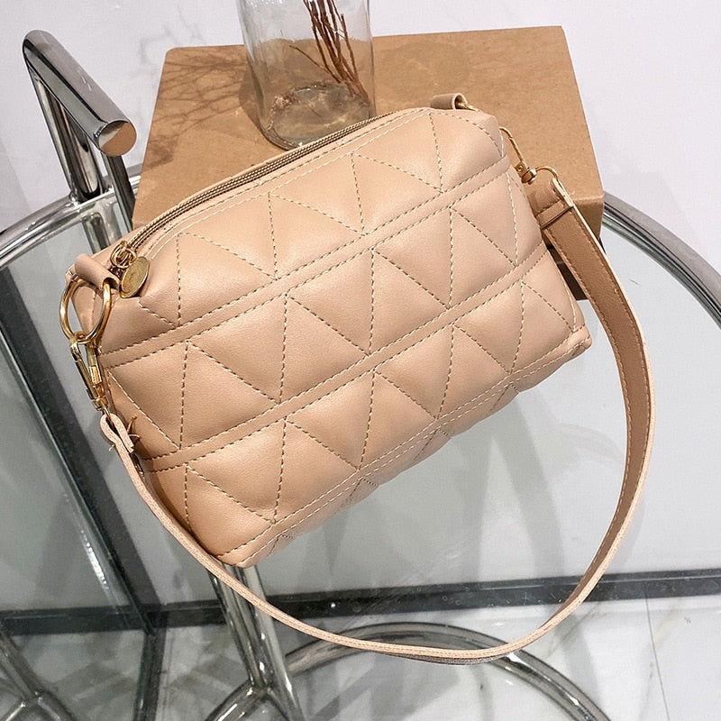 Leisure Embroidered Rhombic Chain Bag