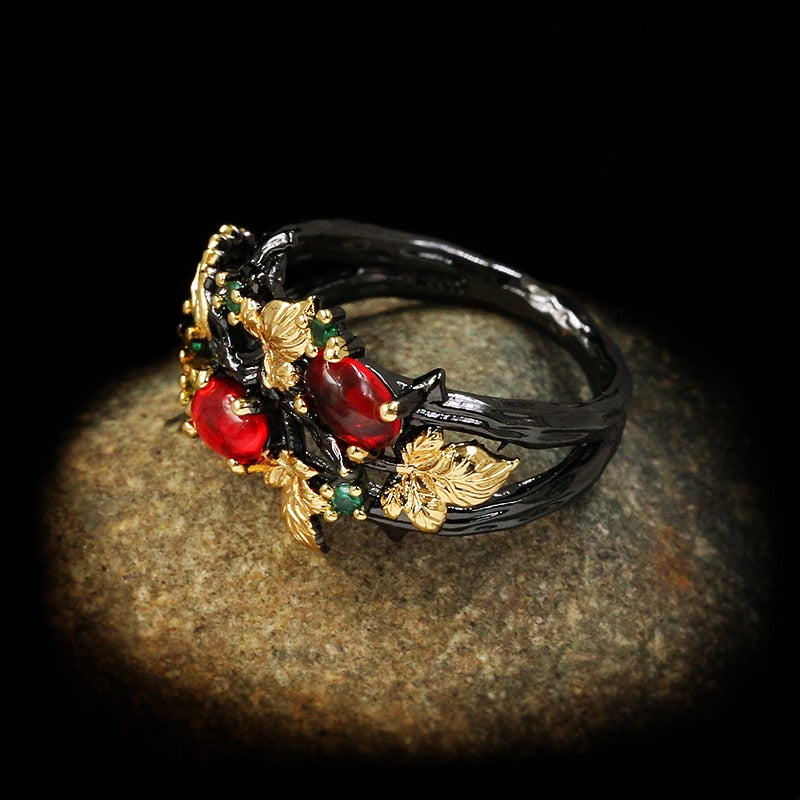 New Exquisite Leaf Flower Color Zircon Ladies Women's Ring Jewelry Black Gold Two-color Red Zircon Ring Ladies Ring