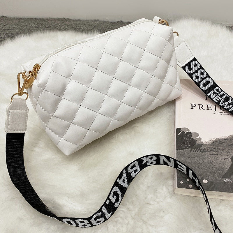 Leisure Embroidered Rhombic Chain Bag