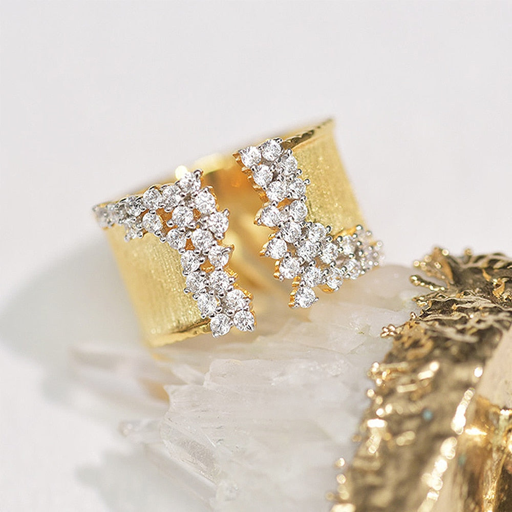 Huitan Luxury Finger Ring with CZ Stone
