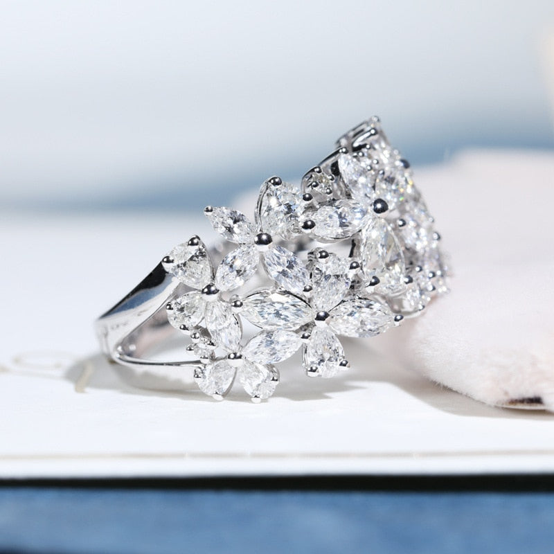 925 Silver Petal Rotating Natural Zircon Ring