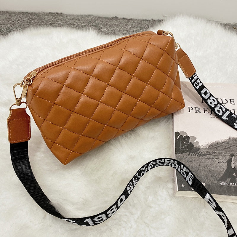 Leisure Embroidered Rhombic Chain Bag