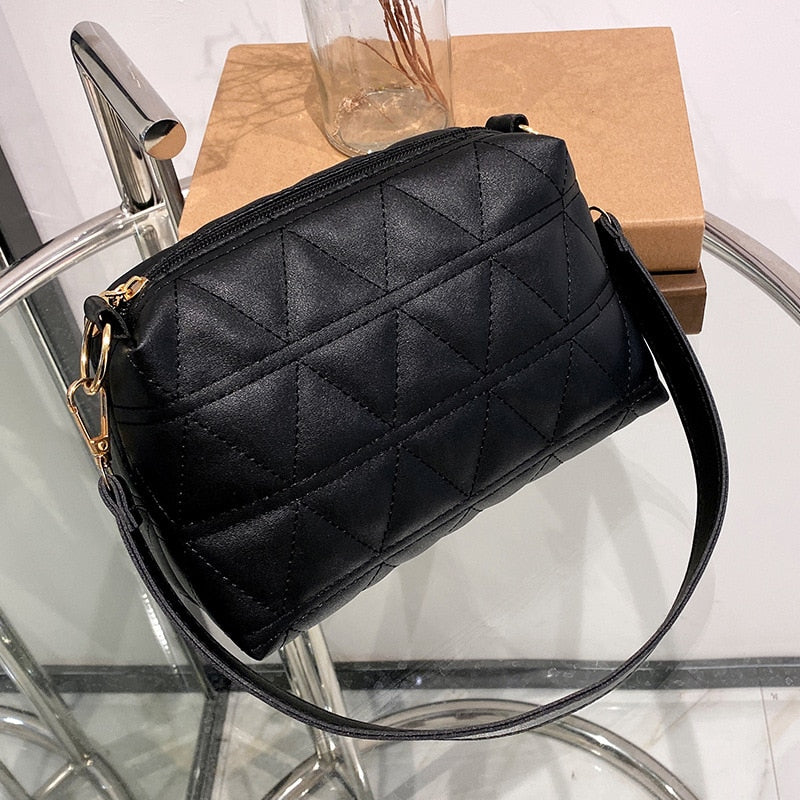 Leisure Embroidered Rhombic Chain Bag