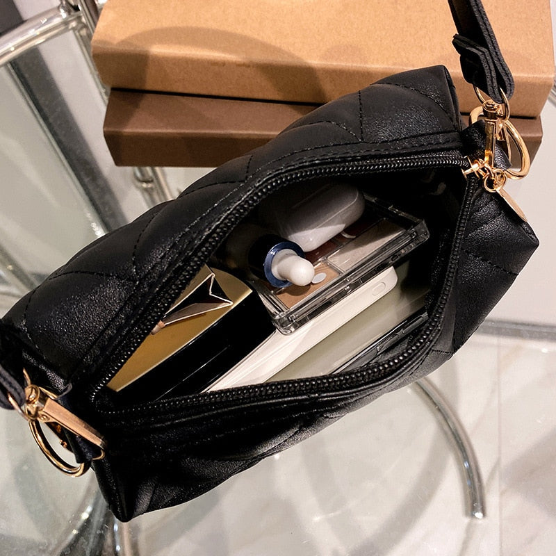 Leisure Embroidered Rhombic Chain Bag