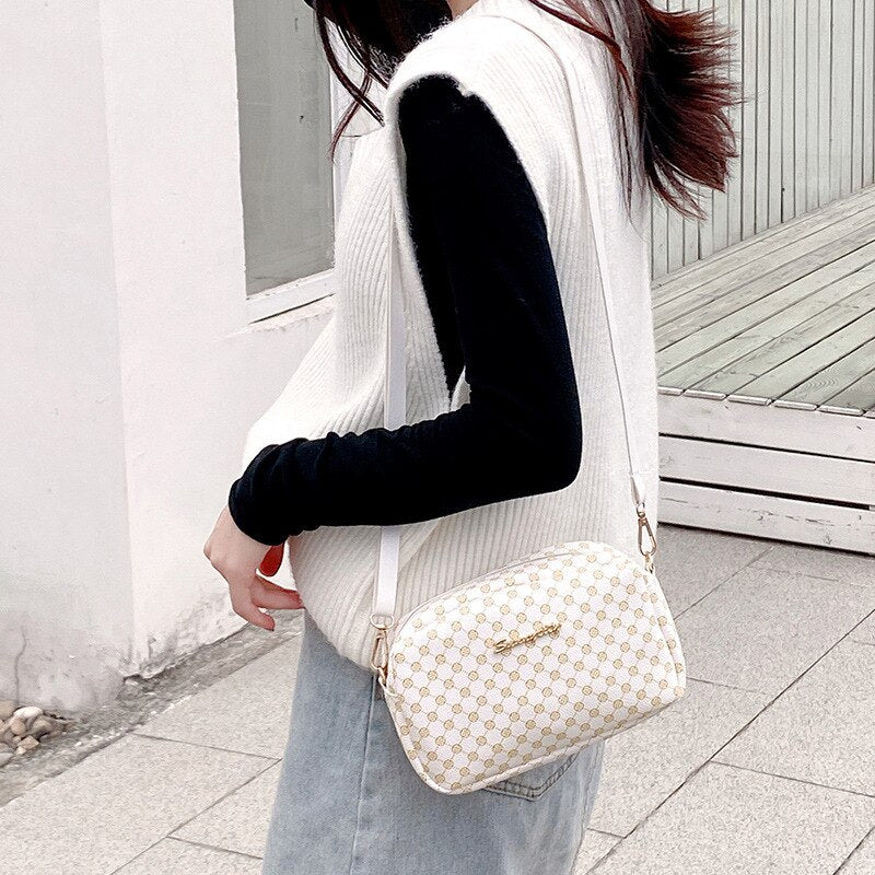 New Fashion Tassel Trend Lingge Embroidery Small Messenger Bag For Women