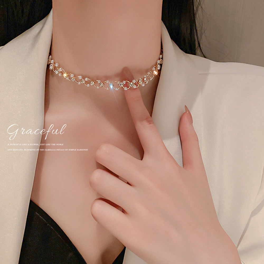 Inlaid Rhinestone Pearl Necklace