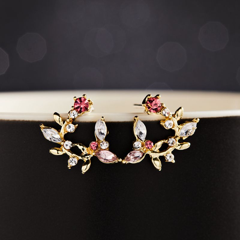 New Korean Hollow Wreath Flower Earring