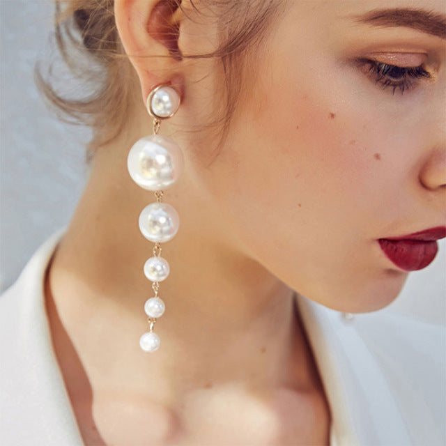 Trend Simulation Pearl Long Earrings - Shopeasywear