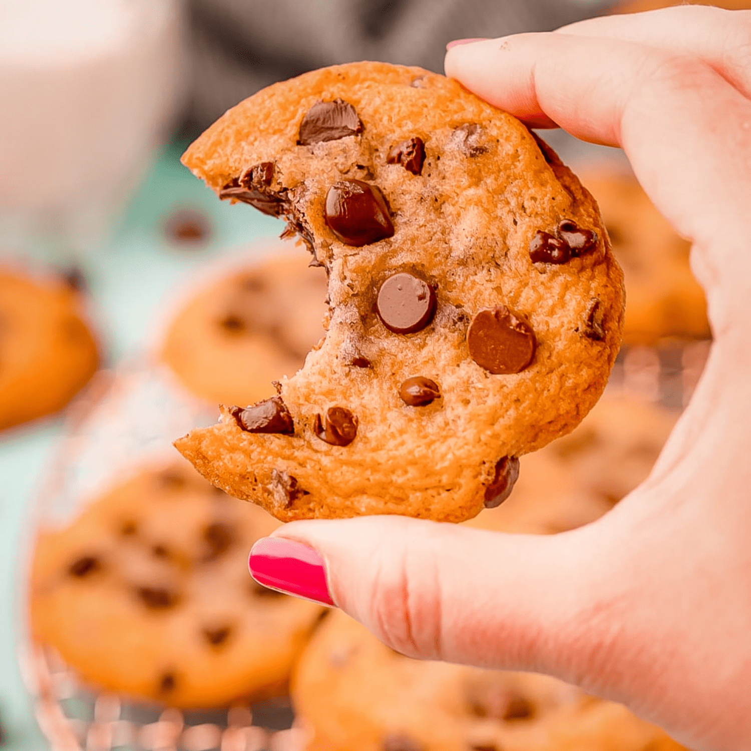 CHIPS AHOY! Mini Chocolate Chewy Cookies, Sweet Crunchy Delicious Cookie Treat Great for School Lunch Box, Halloween Goodie Bag Gift Basket Party Favor and On the Go Snacking 3oz Pack of 2