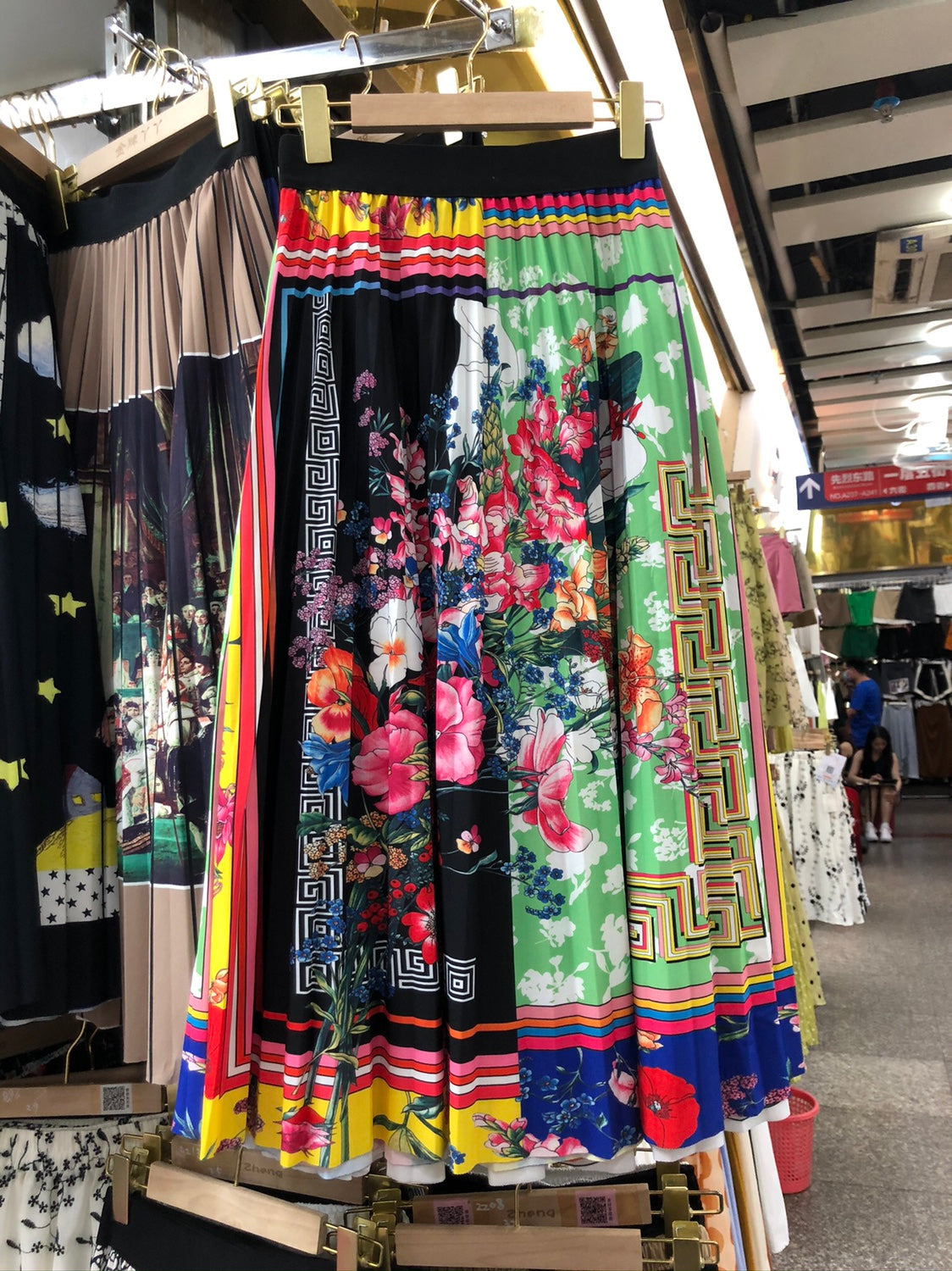 Fashion Retro Contrast Color Mid Length Long Length Pleated Skirt