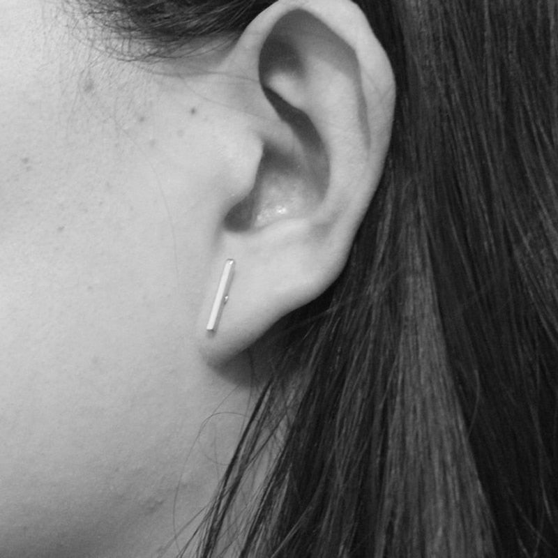 2023 Fashion Gold/Black Color Punk Simple T Bar Earrings For Women Ear Stud Earrings Fine Jewelry Geometry Brincos Bijoux