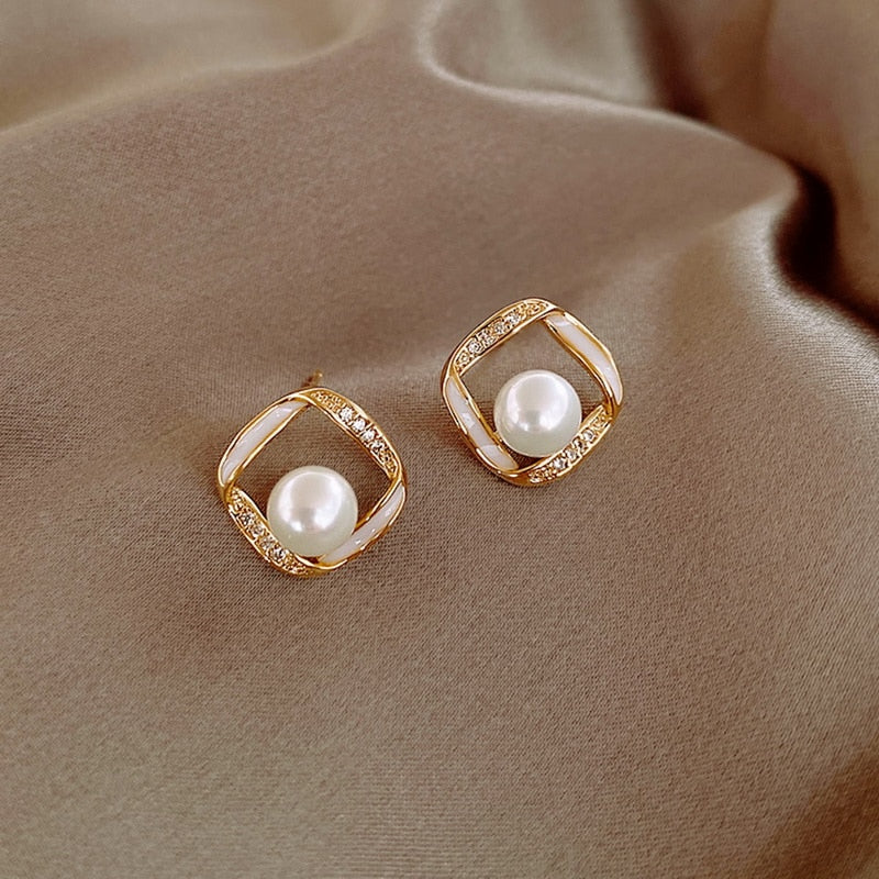 Korean Style Zircon Black Resin Rhombus Ear Studs for Women Elegant Geometric Earrings Jewelry Fashion Earrings Gifts