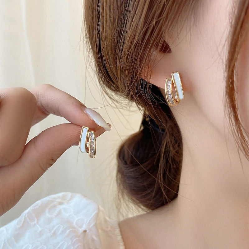 Korean Crystal Earrings Metal Pearl Ear Clips For Women Fashion Ear Claw Earring Girls Elegant Trendy Jewelry Party Gift