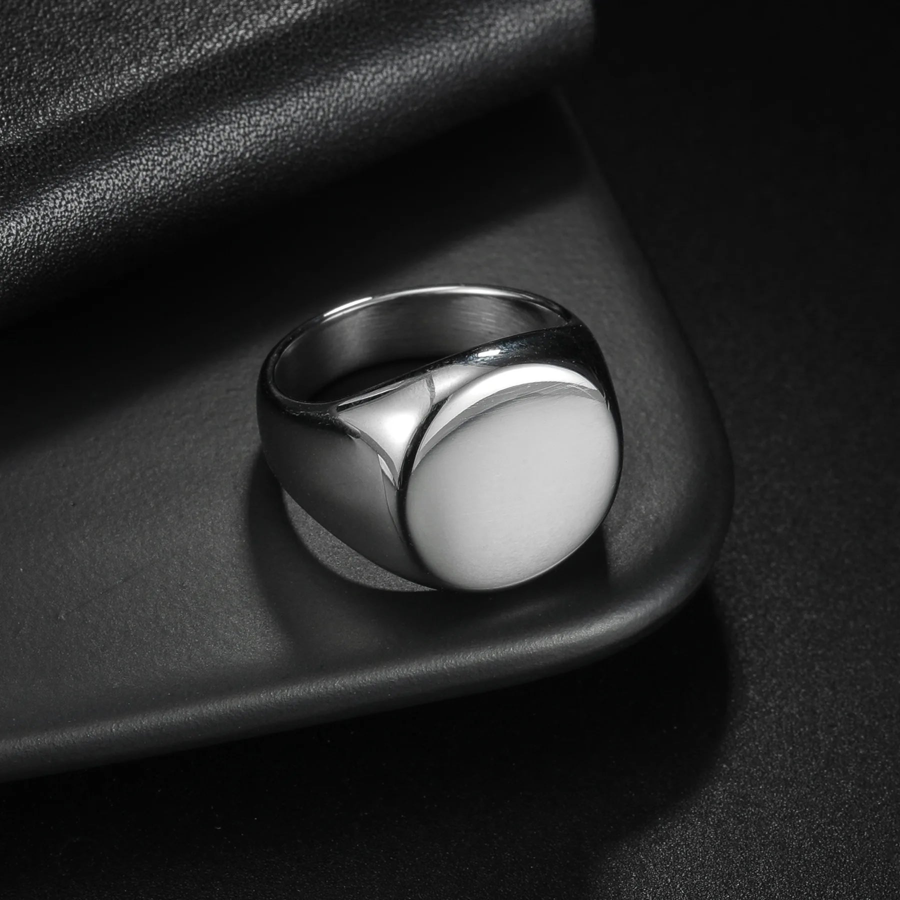 Men’s Stainless Steel Round Signet Ring - Jeglowstore