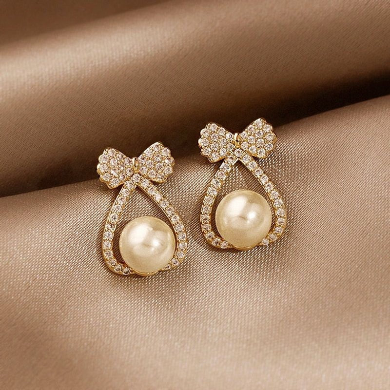 Korean Style Zircon Black Resin Rhombus Ear Studs for Women Elegant Geometric Earrings Jewelry Fashion Earrings Gifts