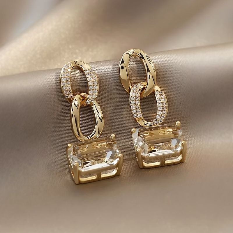 Fashion Shiny Green Rhinestone Pendant Earrings