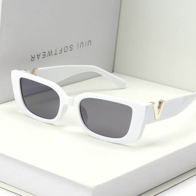 Retro Small Frame Cat Eye Sunglasses with Metal Hinges