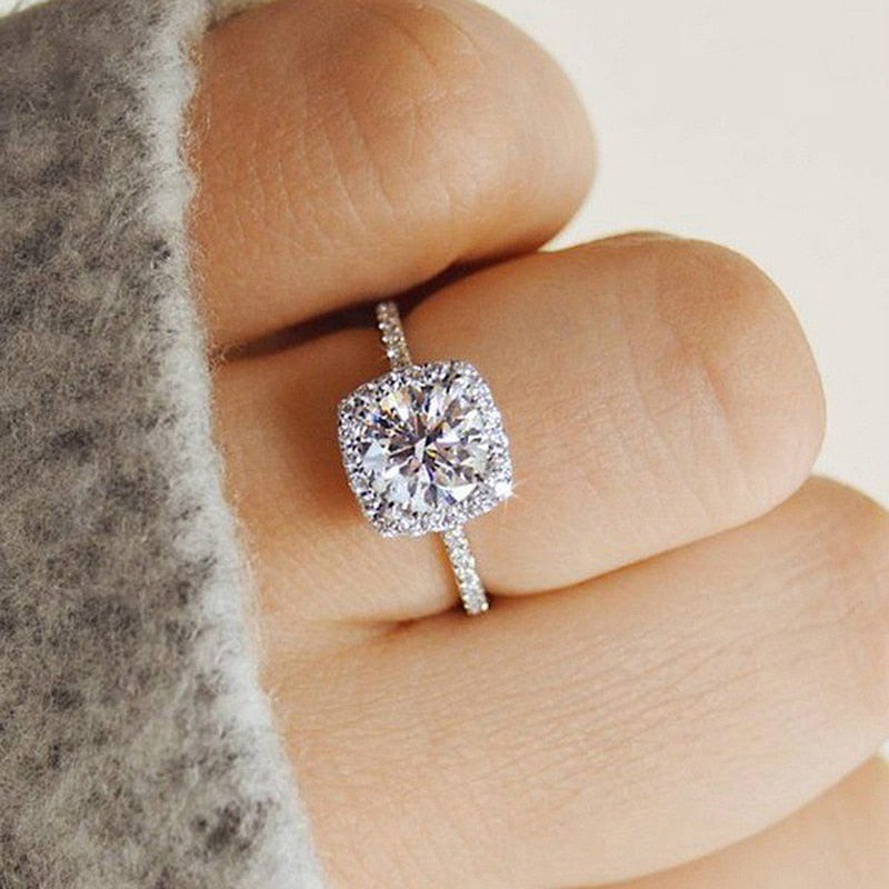 Trendy Crystal Engagement Claws White Zircon Cubic elegant Ring