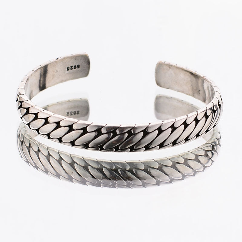 MEYRROYU Personality Geometric Oval Pattern Bangle