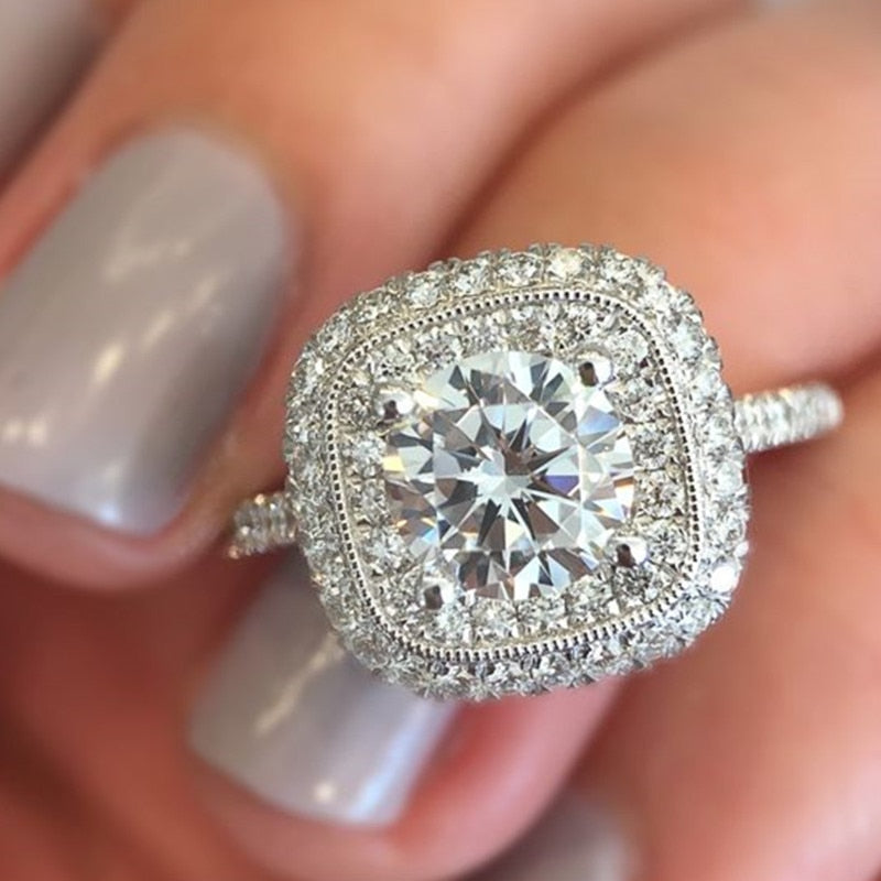 Huitan Trendy Brilliant Cubic Zirconia Ring