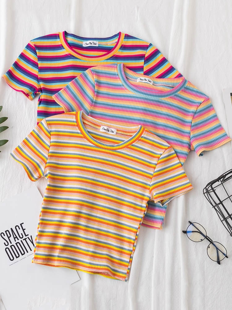 Nuwe T-hemp Vroue-reënbooggestreepte tops Slim Fit T-hemp
