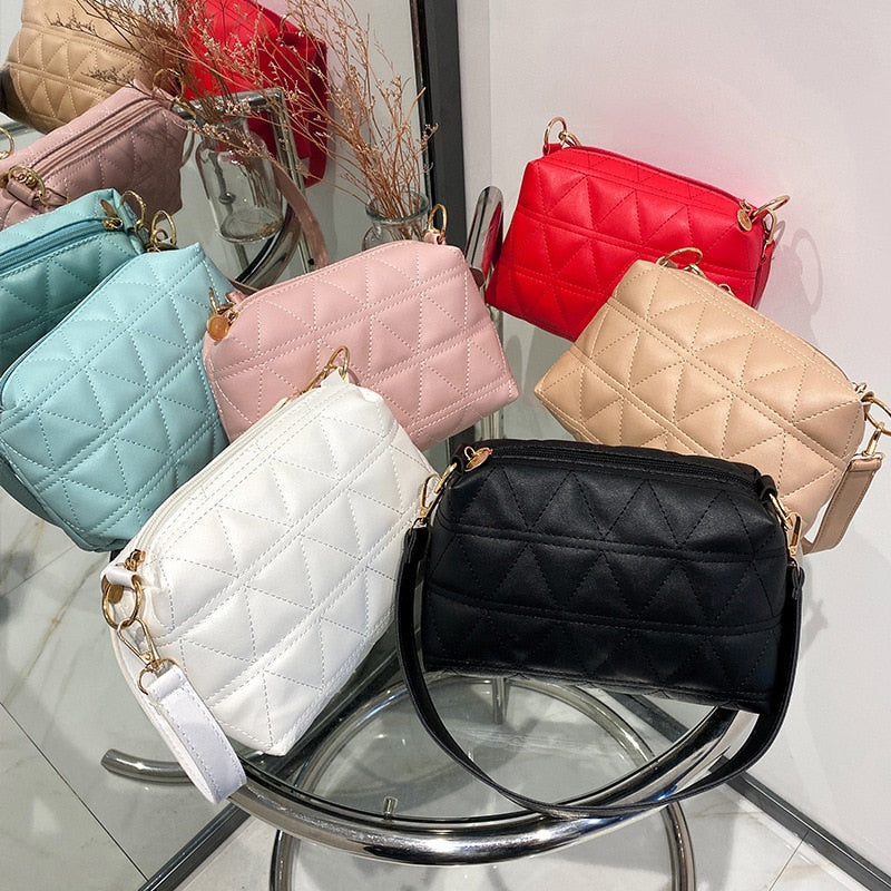 Leisure Embroidered Rhombic Chain Bag