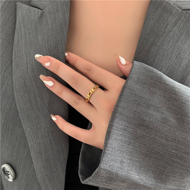 Brazil Retro French Hollow Out Chain Winding Titanium Steel Ring