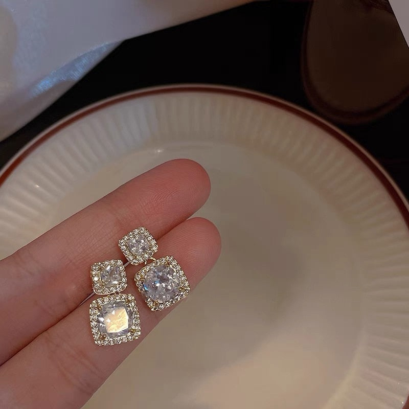 New High-quality Female Exquisite Niche Fashion Stud Earrings