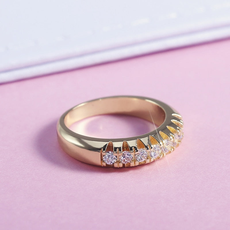 Huitan Luxury Noble Golden Color Tiny Cubic Zircon Stone Ring