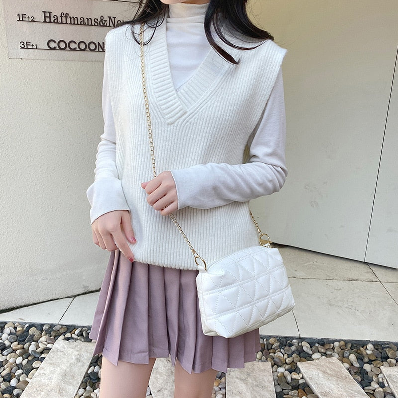Leisure Embroidered Rhombic Chain Bag