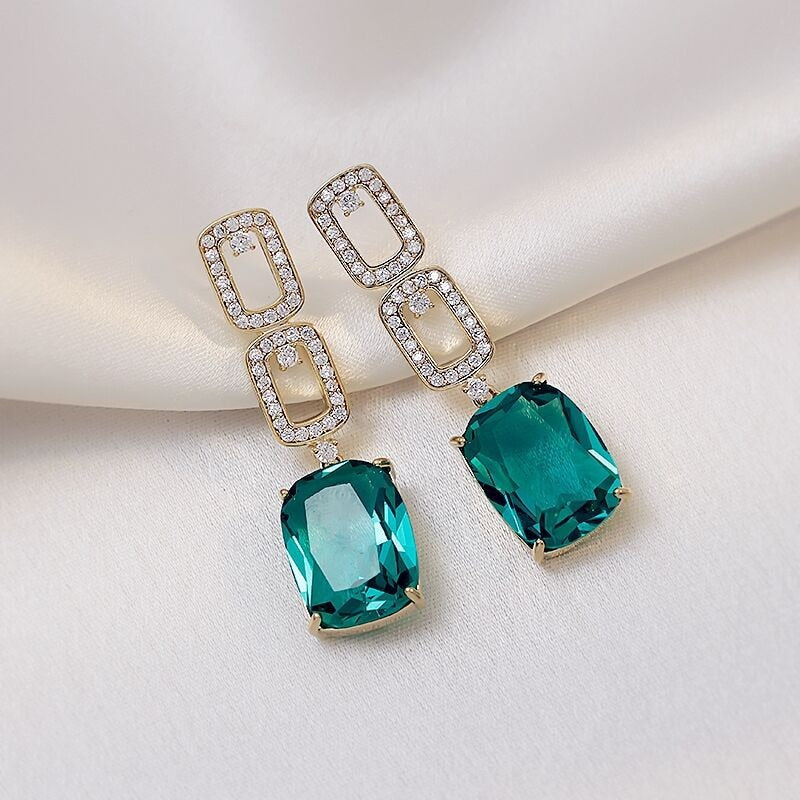 Fashion Shiny Green Rhinestone Pendant Earrings
