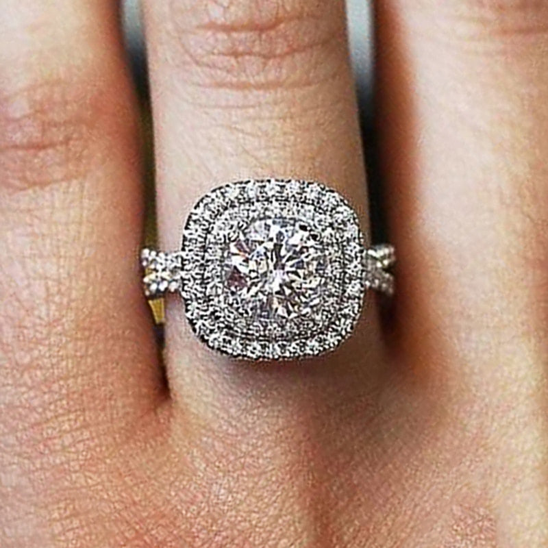 Huitan Trendy Brilliant Cubic Zirconia Ring